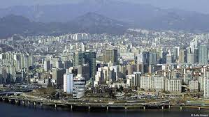 The wife of the belgian ambassador to south korea has invoked diplomatic immunity to avoid charges over an incident where she slapped a shop assistant at a clothing store in seoul last month. South Korea Belgium Recalls Ambassador After Wife Attacks Workers News Dw 28 05 2021