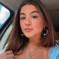 Jennifer Piedra's Instagram, Twitter & Facebook