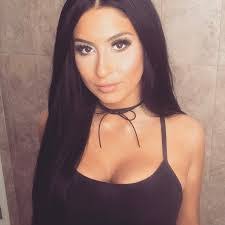 Tamara Kline's Instagram, Twitter & Facebook