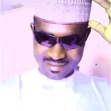 Shugaban APC, Abdullahi Ganduje ya sake dafe wasu 'yan siyasa manya guda  biyu. APC ta samu karuwa bayan manyan sanatoci guda biyu sun dawo  jam'iyyar. Sanatocin sun hada da Sanata Ifeanyi Ubah