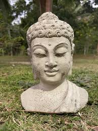 Does art need to be publicly recognized to be considered valuable? Discuss  the extent to which you agree or disagree with the claim made above. Use  relevant reasons and examples to support