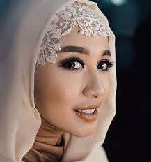 See full list on ms.wikipedia.org Laudya Cynthia Bella Net Worth