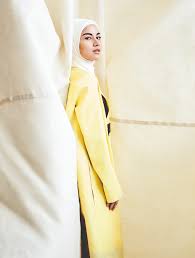 Fesyen baju kurung moden yang bermutu. Love This Cover Stunning Lisa Cover Pertama Selepas Berhijab Lisa Surihani Tampil Lebih Menawan Satkoba Press