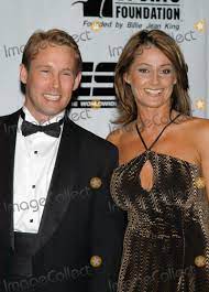 Jetzt werde ich aber sauer. Photos And Pictures Photo By Peter Kramer Star Max Inc Copyright 2002 10 21 02 Nadia Comaneci And Husband Bart Connor At The Women In Sports Annual Gala Nyc