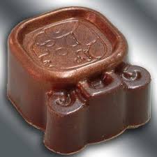 The Word Chocolate Comes From The Maya Word Xocoatl Which Means Bitter Water Artisan Chocolate Guatemalan Recipes Island Food
