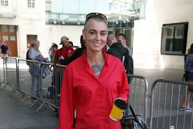 You can even use revision history to see old versions of the same presentation, sorted by date and who made the change. Sinead O Connor Nuovo Album Per Sinead O Connor No Veteran Dies Alone As Long As I M Not In Situations Which Are Sweinss