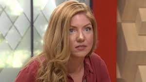 Tolvai reni, skinny man, alex torres video & edit: Tolvai Reni Nem Direkt Dobja Ki A Cicijet Egyszeruen Csak Igy Nez Ki 24 Hu