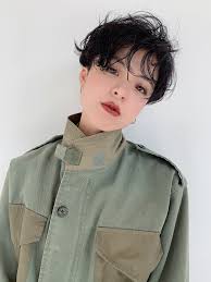 リオネス王国聖騎士のひとり。 幼馴染みであるギルサンダーとは対照的な熱血型で、 情にも厚い。 バイゼル喧嘩祭りでの事件以来、 なぜかディアンヌを意識しているようだ。 いつも穏やかに微笑んでいるが、 その実は非常に冷酷・冷徹である。 ジェリコ. ã‚ãˆã¦å°'å¹´é¢¨ãŒã‚ªã‚·ãƒ£ãƒ¬ ã‚¸ã‚§ãƒ³ãƒ€ãƒ¼ãƒ¬ã‚¹å¥³å­ã‚'æ¥µã‚ã‚‹ãƒ™ãƒªãƒ¼ã‚·ãƒ§ãƒ¼ãƒˆ Hair