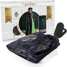 Harry potter verdrängt langsam, aber sicher den klassischen cowboy oder piraten. Dickie Toys Harry Potter Tarnumhang Umhang Unsichtbar Machen Mit App Zauberumhang Heiligtumer Des Todes Harry Potter Kostum Amazon De Spielzeug