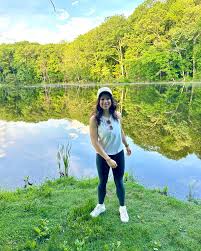 So nice to take some time away from the city and soak in the beautiful  green trees, pretty flowers, and a little Mountain View 🌺🌳 ⁣ ⁣ Some free  tools you have