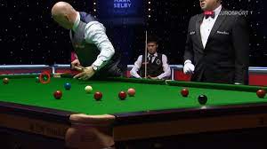Masters Snooker 2021 Extraordinary Stuart Bingham Catches Chalk To Prevent Bizarre Foul Eurosport