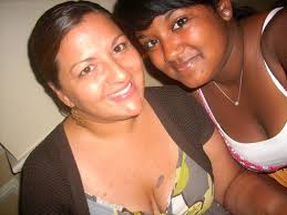 Mother/Daughter Look Alikes