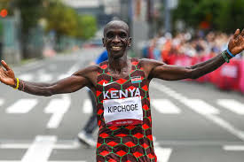 World record holder kipchoge crossed the line in 2 hours, 8 minutes, 38 seconds, more than a minute faster than the next best runner, to become only the third man with multiple olympic titles in the event. Bi1 2jcn9t9xjm