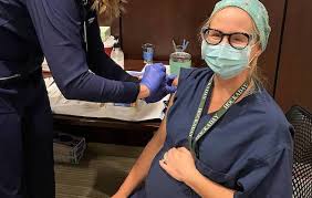 Should Pregnant Or Breastfeeding Women Take The Covid 19 Vaccine Covid Your Pregnancy Matters Ut Southwestern Medical Center