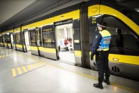 Dotada de uma rede de acessibilidades em franca expansão é possível chegar facilmente à cidade de avião, autocarro, automóvel, barco, comboio ou metro. Sete Novas Linhas Do Metro Do Porto Concretizadas Em 10 Anos Metro Do Porto Publico