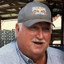 Larry Kringle's Instagram, Twitter & Facebook