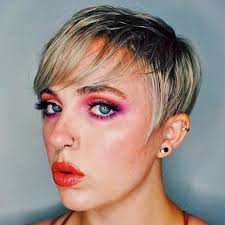 And don't worry about versatility, because there are so many options when it comes to styling short hair : Growing Out A Pixie Cut Without Trimming It Foolproof 5 Stage Plan Starting Today