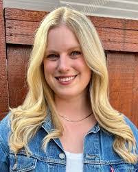 Samantha Loeffler's Instagram, Twitter & Facebook