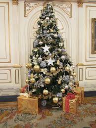 Red and gold christmas centerpiece. 65 Christmas Tree Colour Combinations To Drool Over Stay At Home Mum