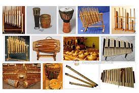 Alat musik ini bentuknya seperti rebana dengan warna dasar hitam dan kuning muda, dan merupakan sejenis alat musik pukul (perkusi). Alat Musik Tradisional Indonesia Jenis Daerah Dan Fungsi