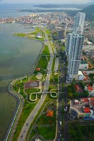 Podemos Apreciar En Esta Imagen Tomada Desde El Aire La Cinta Costera 1 Con El Nuevo Parque Que La Une A La Cinta Costera 3 Ahora Mucho Ma Panama Places Tours