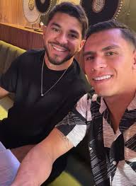 3 AMERICANISTAS VIÉNDOSE FIJAMENTE 💛🫵