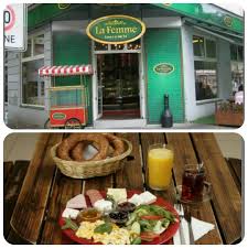 La Fremme Fruhstuck Snacks Und Warme Gerichte Der Neu Interpretierten Turkischen Kuche Im Charmanten Restaurant Turkische Kuche Kuche Einfache Gerichte