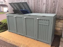 Mulleimer Mit Paket Fallen Ein Stil Der Fur Unser Haus Nicht Geeignet Ist Aber Einen Paketversand Hinzufugen Konnte Eine Gute Idee Sein Aufbewahrung Garten Mulltonnenbox Sitzplatz Im Garten