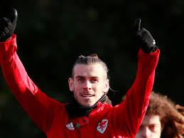 Madrid's supporters expressed their anger for bale's peculiar celebration after helping wales qualify for the european championships this week. Gareth Bale Admits He Prefers To Play For Wales Than Real Madrid As Transfer Rumours Continue Mirror Online