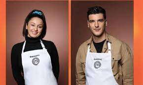 Το masterchef greece (ή απλά masterchef) είναι ελληνικός τηλεοπτικός reality διαγωνισμός μαγειρικής, που βασίζεται στο ομώνυμο βρετανικό πρόγραμμα, και στο οποίο διαγωνίζονται ερασιτέχνες μάγειρες. 4pcicqkcadck1m