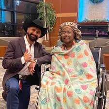 SHE'S A FIGHTER': Local kidney doctor trying to reunite Texas mom with her  young boys after devastating car crash