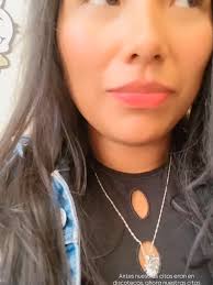 Al final me vacunaron a mi también, yo sólo venía a acompañarla 😩🥺 #fyp  #vacuna #amigas