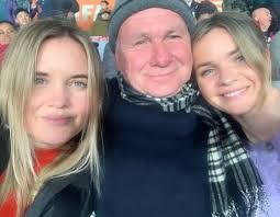 Maggie Kidd's Instagram, Twitter & Facebook