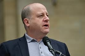 Derek Saunders's Instagram, Twitter & Facebook