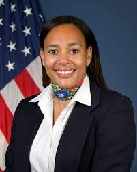 Diana Barlow's Instagram, Twitter & Facebook