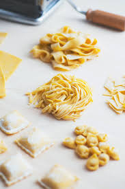 Preparare la pasta fatta in casa vi assicuro che dà molte soddisfazioni. Pasta Fresca All Uovo Sfoglia E Formati Ricetta Ricette Ricette Fatte In Casa Ricette Pasta Fatta In Casa