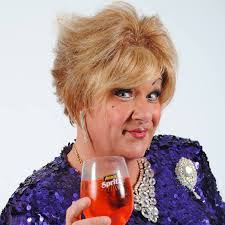 Karla Bear's Instagram, Twitter & Facebook