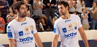 Didier dinart entre les deux frères karabatic, nikola et luka, en janvier lors du mondial. Nikola Karabatic Le Handball