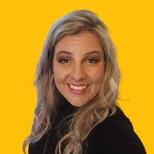 Shannon Schuster's Instagram, Twitter & Facebook