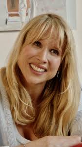 the alpha mums “compliment” Julia’s parenting, 📺: Motherland