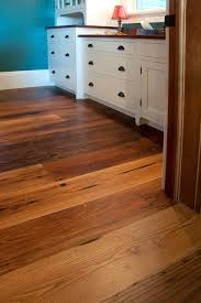Buy wormy chestnut wall plates for electrical outlet and light switch covers and bring history to your home. Reclaimed Antique Wormy Chestnut Hardwood Flooring Klassisch Schlafzimmer Cleveland Von Olde Wood Ltd Houzz