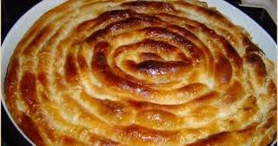 Voici La Recette De La Gibanica Sucree Ou Salee Un Des Plats Typiques De La Cuisine Des Balkans Servi Souvent Au Peti Cuisine Serbe Cuisine Albanaise Recette