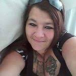 Tina Bowyer's Instagram, Twitter & Facebook