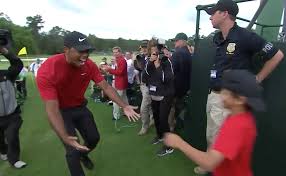 Originally published on february 19, 2021. Masters 2019 Watch Tiger Woods Melt Your Heart Post Victory Hug With His Kids