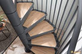 Gibt es etwas spektakuläreres in der innenarchitektur als treppen. Metallwendeltreppe Zembra Mit Pulverbeschichtung