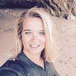 Janine Devries's Instagram, Twitter & Facebook