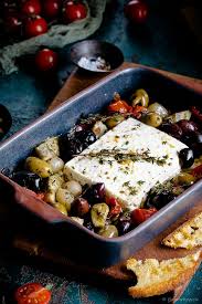 Gebackener Feta Mit Honig Thymian Marinade Und Warmer Antipasti Gaumenpoesie Rezept Gebackener Feta Einfache Gerichte Essen Rezepte