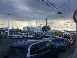 Avec sa gamme d'habits fonctionnels conçus pour les personnes handicapées, elle tente de combler un manque. Attaque Au Couteau A Villeurbanne La Justice Demande Une Troisieme Expertise Psychiatrique Du Suspect