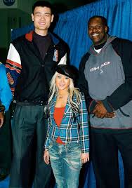 Checkout yao ming, shaq, and kevin hart in one of the better photos you will see this week. Yao Ming Is Taller 99931068 Added By Weefee At Kevin Hart Posted Photo Of Him And Shaq
