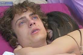 Tutto quello che c'è da sapere su sangiovanni, cantante di amici 20, dall'età, alla biografia, al vero nome, al percorso nel il vero nome di sangiovanni è damian giovanni pietro ed è alto 180 cm. Amici 2021 Sangiovanni In Lacrime Cosa Nasconde Il Suo Passato Donnapop